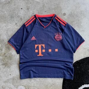 Y2K Men's Adidas Bayern Munich Soccer Jersey Size M